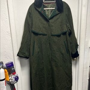 Vintage  Olive Green Trench Coat with Black fur Accents Flawed 💎
